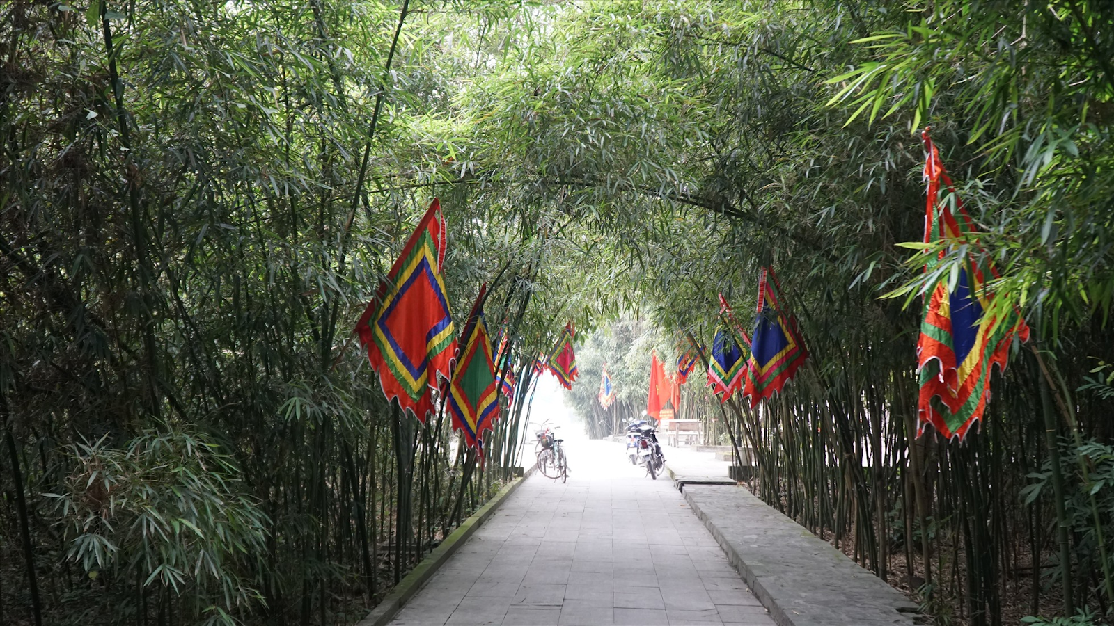 Đền Trúc – Ngũ Động Sơn: du xuân tâm linh giữa rừng trúc yên bình