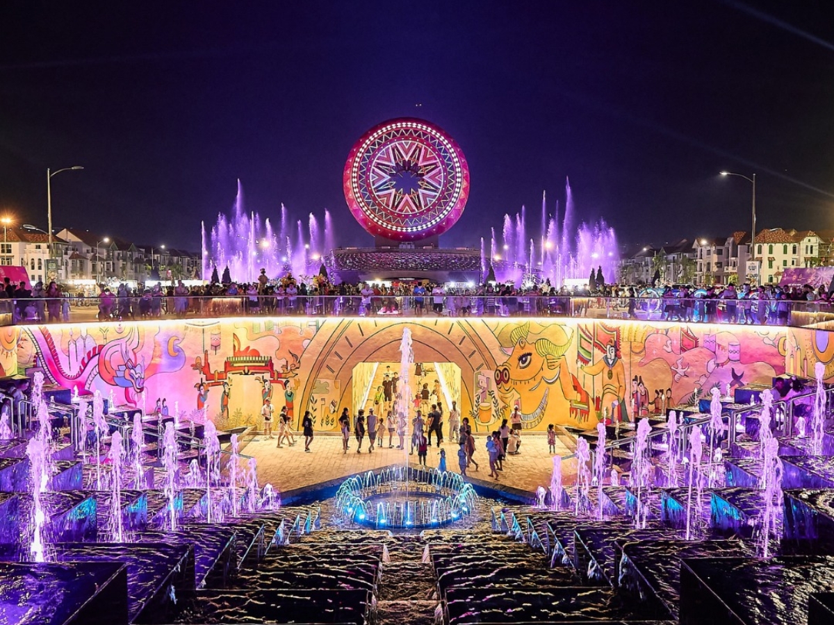 Mãn nhãn với màn trình diễn nhạc nước rực rỡ sắc màu.