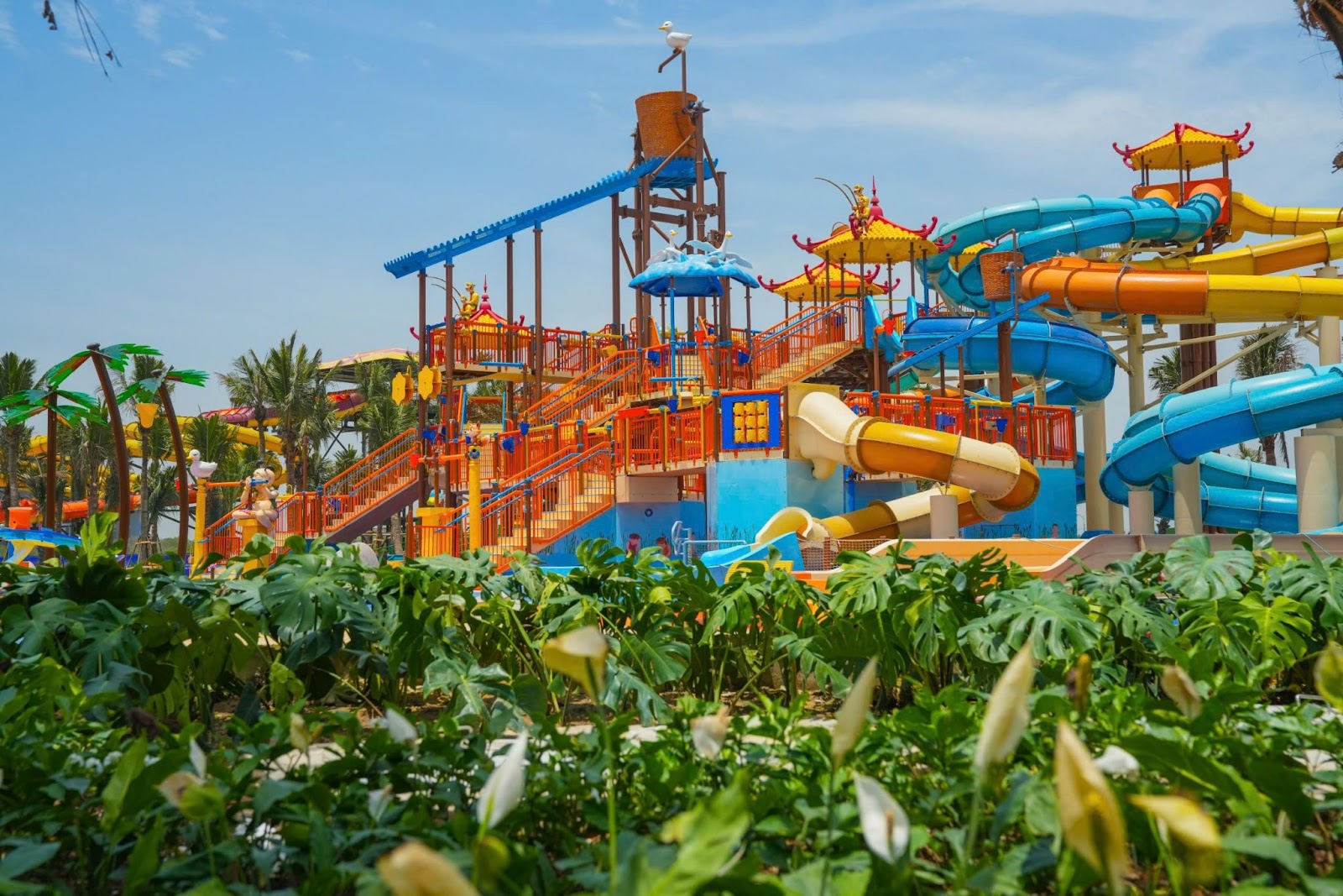 Công viên Sun World Ha Nam mang đến không gian giải trí hiện đại.