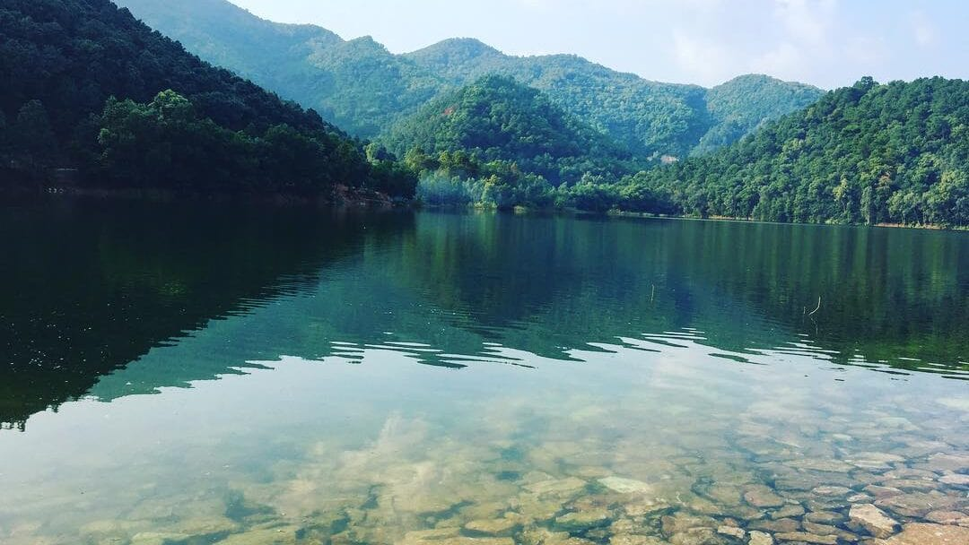 Núi Hàm Lợn là điểm trekking và cắm trại nổi tiếng gần Hà Nội. (Nguồn: Sưu tầm)